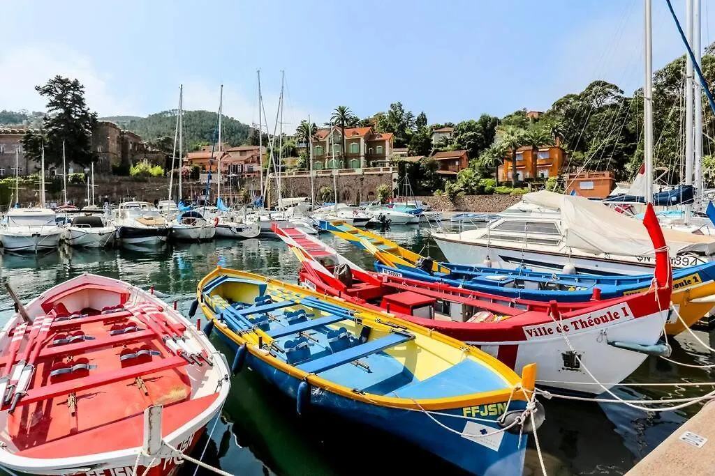 Apartment French Riviera 1 Bedroom On The Beach Facing Cannes Theoule-sur-Mer