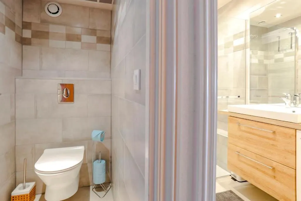 French Riviera 1 Bedroom On The Beach Facing Cannes Théoule-sur-Mer